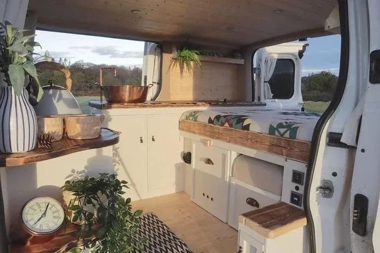 Kamper jak zrobić: Jak uniknąć kosztownych błędów w przeróbce busa