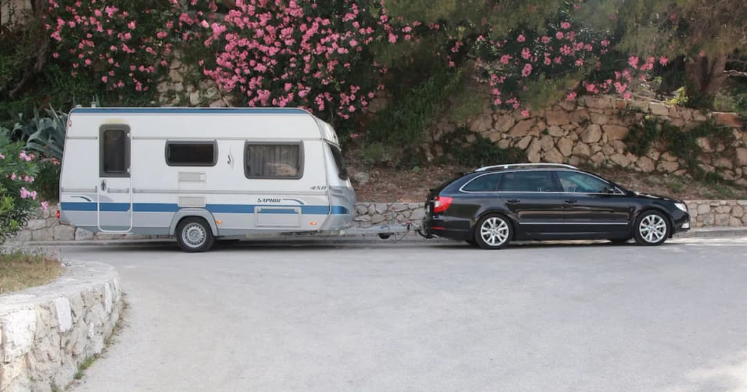 Jaka przyczepa kempingowa na kat B? Oto modele, które możesz ciągnąć