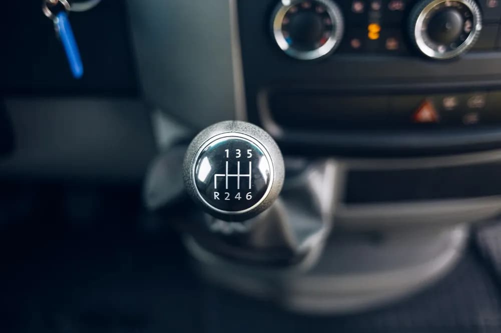 Jak zmieniać biegi w ciężarówce - uniknij najczęstszych błędów